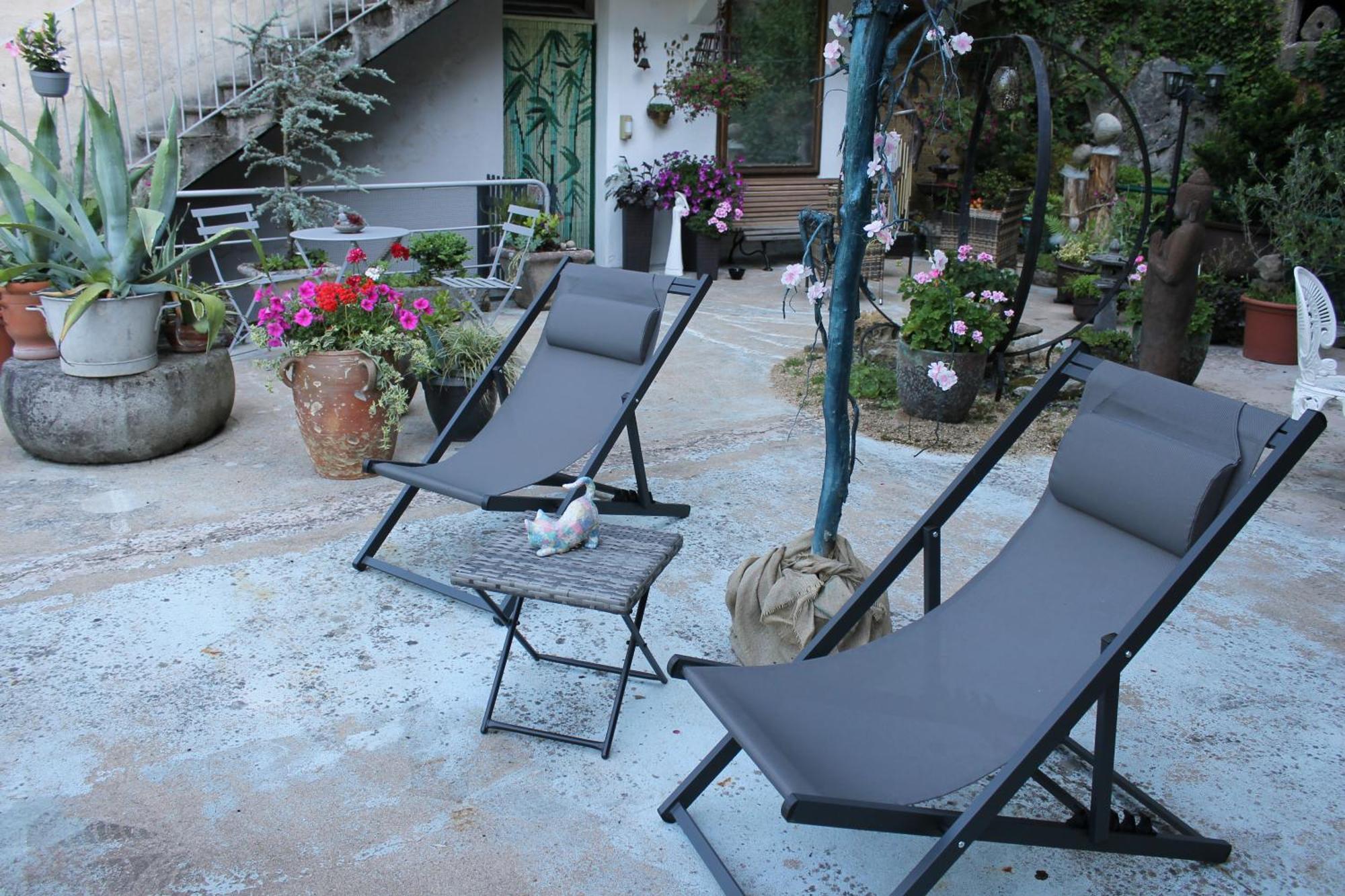 Studio Malou, Cuisine, Salle D'Eau, Terrasse Amenagee Olliergues المظهر الخارجي الصورة