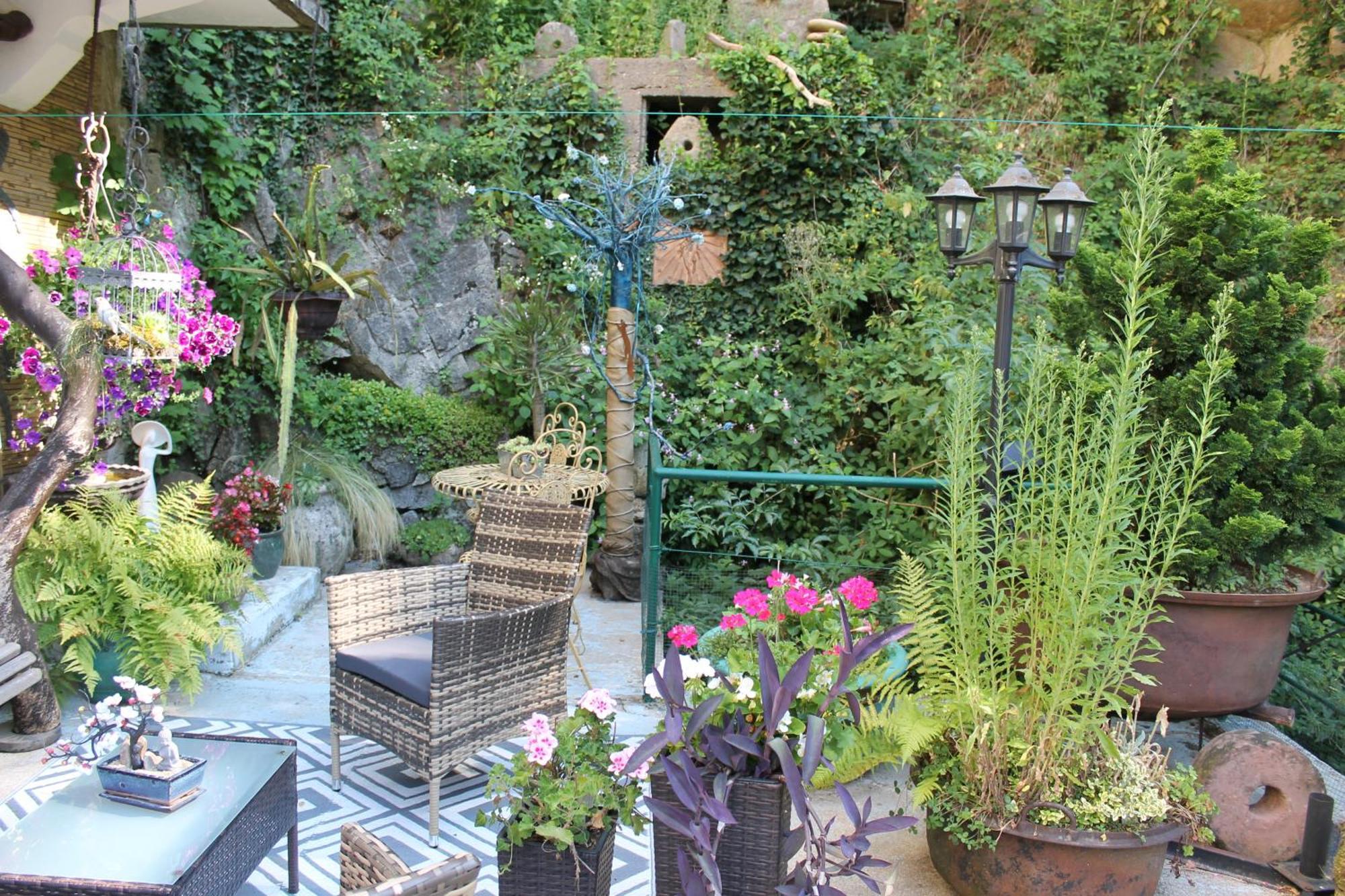 Studio Malou, Cuisine, Salle D'Eau, Terrasse Amenagee Olliergues المظهر الخارجي الصورة